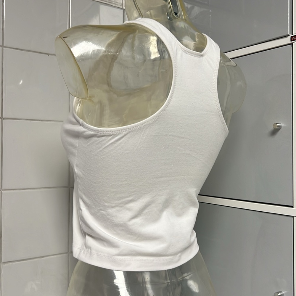Waist-Cropped Sporty Racerback Bra Tank L NWOT - Picture 4 of 9
